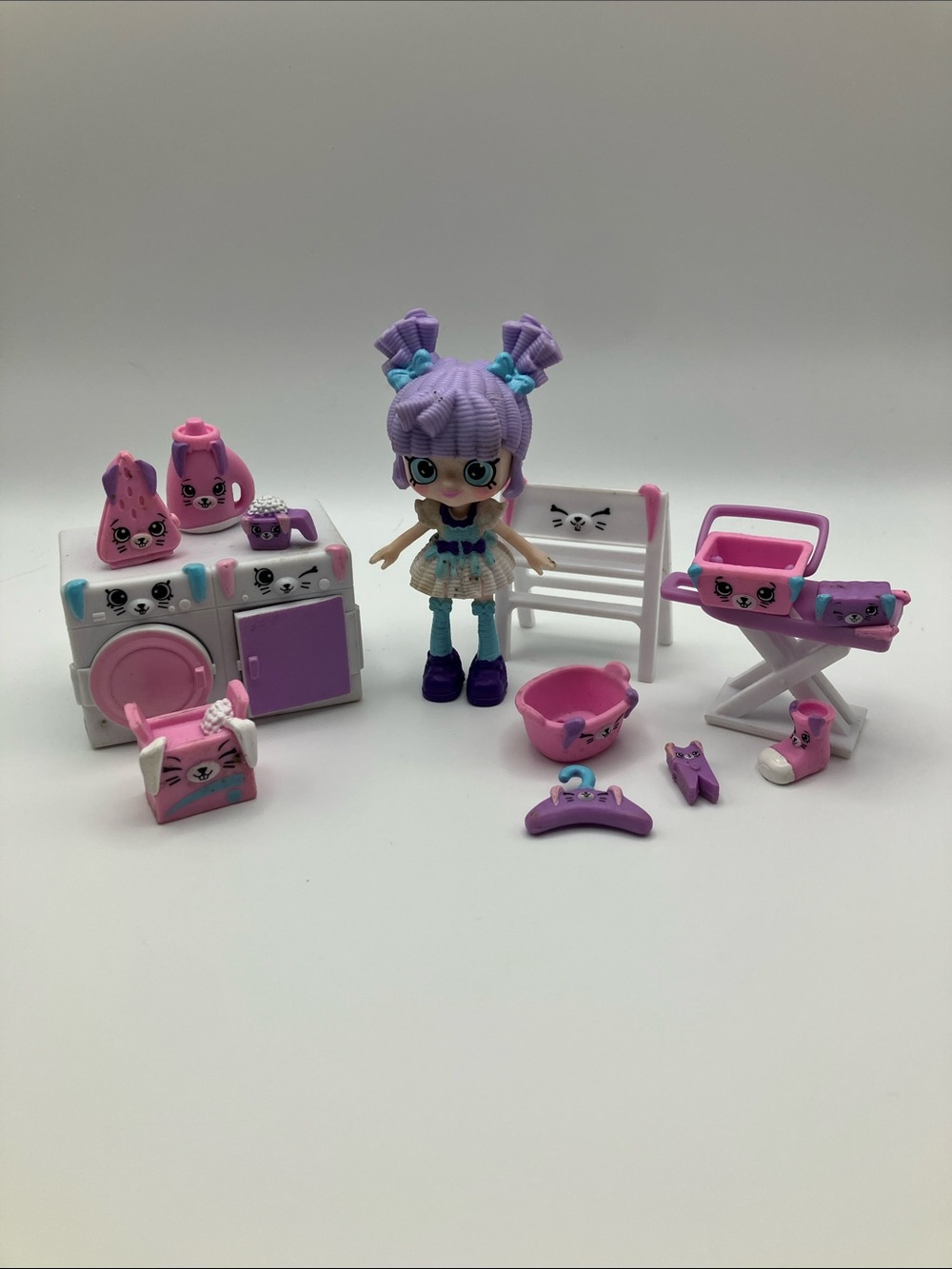 Shopkins Happy Places Series 2 Milly Mops Bunny Laundry Welcome Pack